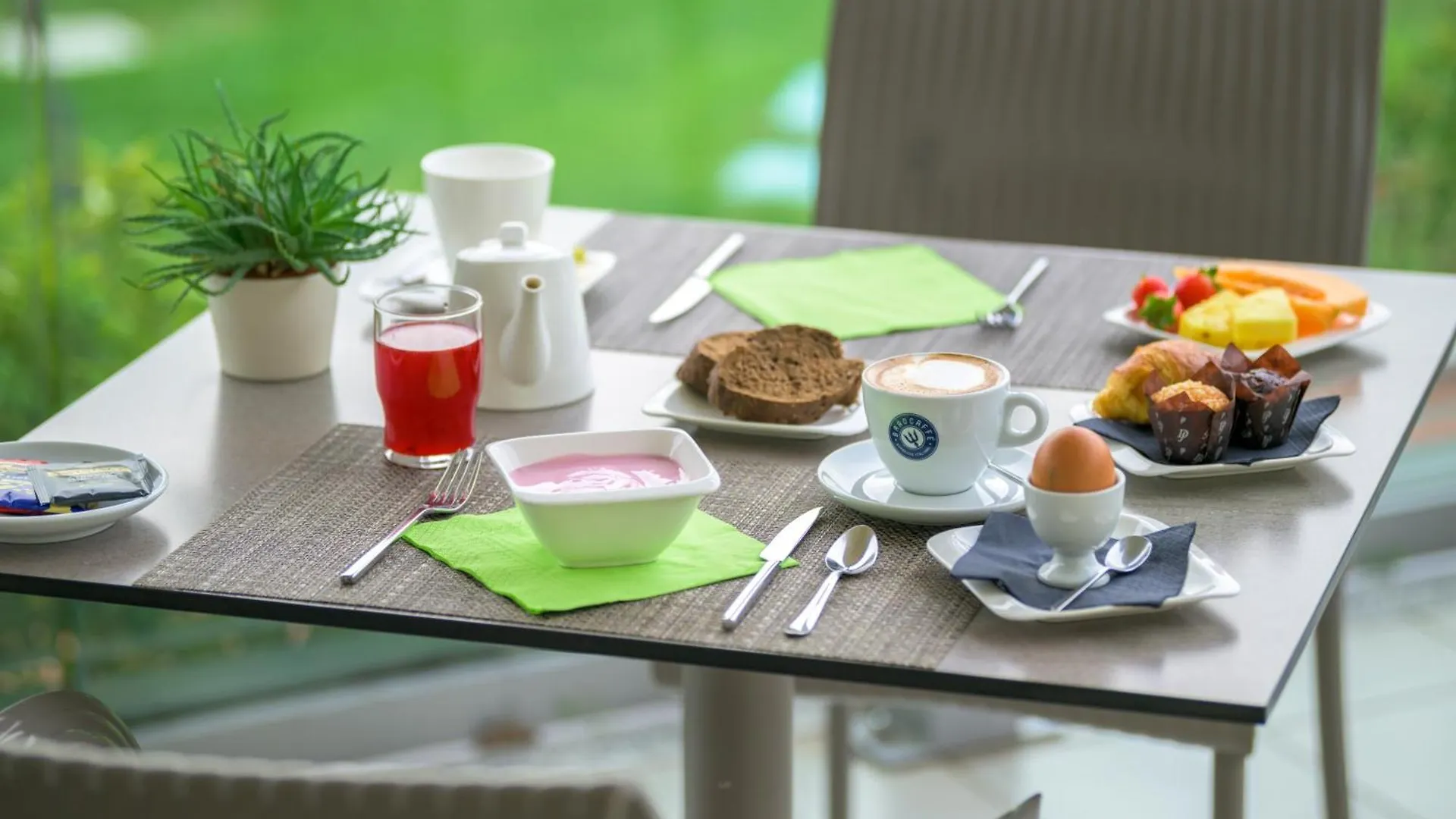 Hotel Villa Paradiso Suite Moniga del Garda 4*,  Italy