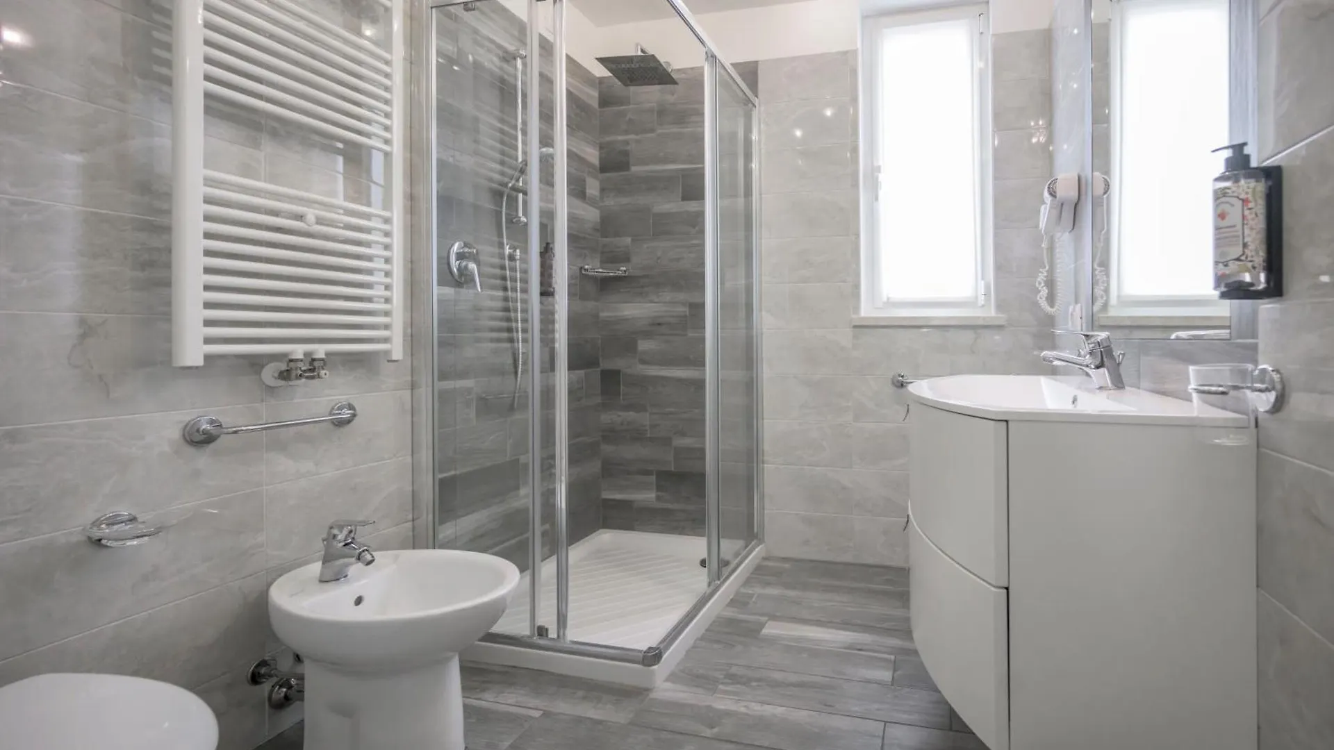 ****  Hotel Villa Paradiso Suite Moniga del Garda Italy